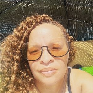 Meet your Posher, Marcia